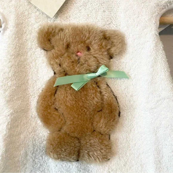 Handmade Baby Bib Apron with Fuzzy Bear - Picture 4 of 4